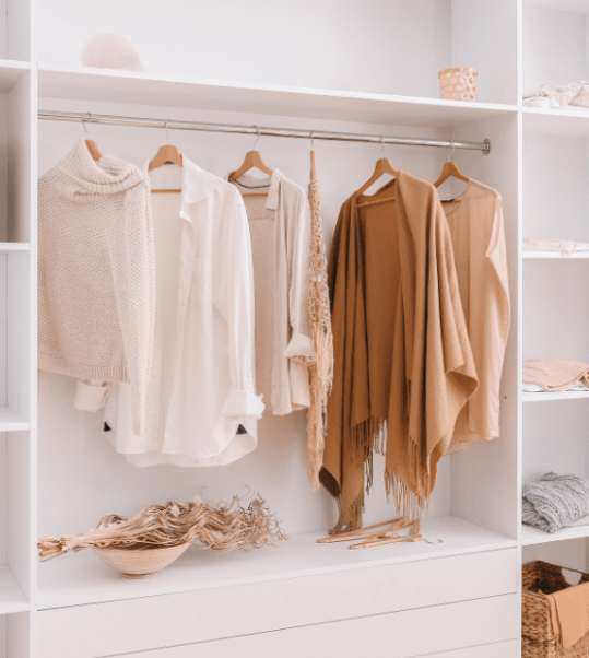 12 Essential Pieces Every Woman Needs in Her Capsule Wardrobe
