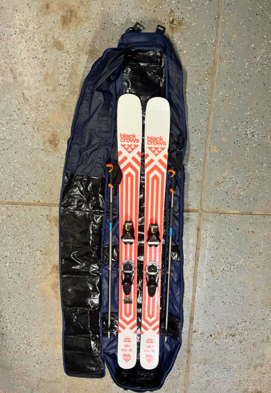 Ski Sleeve vs Ski Bag: Which One Is Right for You?