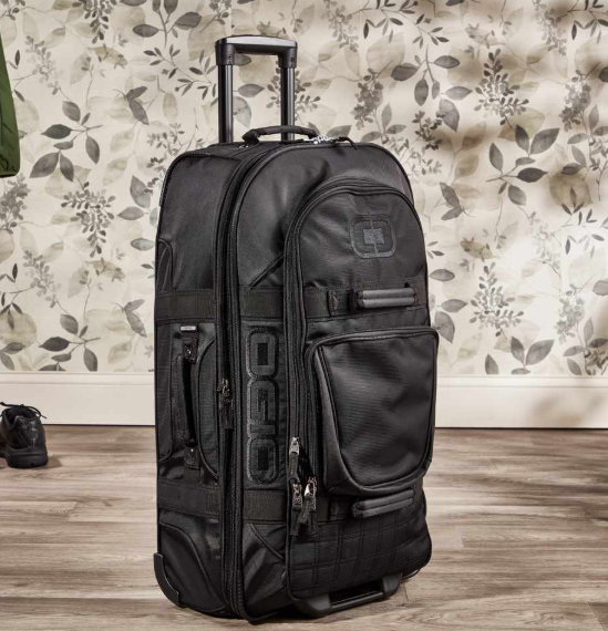 Duffel Bag vs Suitcase: Which One is Right for Your Travels?