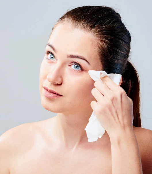 Why You Should Stop Using Makeup Remover Wipes: Healthier and Greener Options