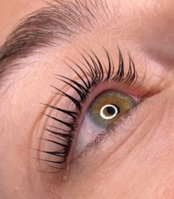 Why Lash Lifting is Taking Over the Beauty Scene