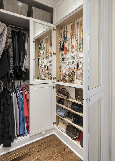 6 Stylish Accessories Every Parent Should Have in Their Wardrobe
