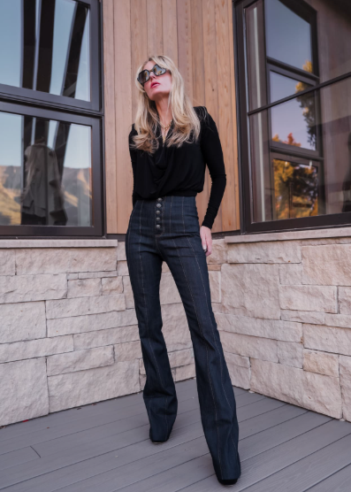 The Best Jeans Styles for Petites: How to Make Your Legs Look Longer